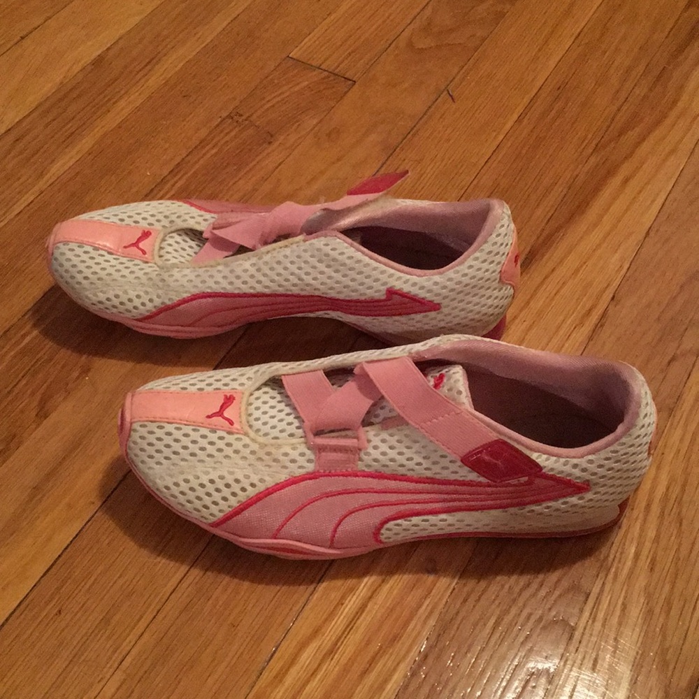 White/pink puma sneakers